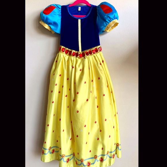 Beautiful Kids SNOW WHITE Costume (6-8yrs) - Picture 2 of 15